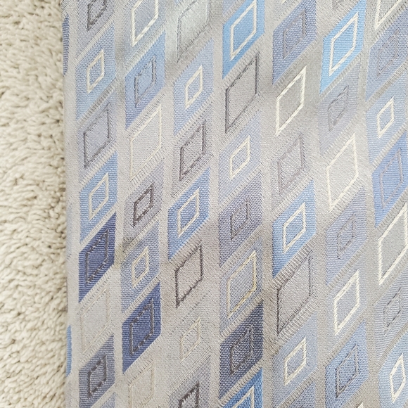 Tie - Picture 2 of 3